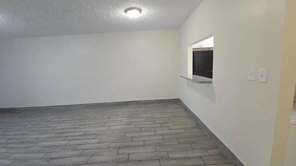 2810 Riverside Drive Coral Springs FL 33065