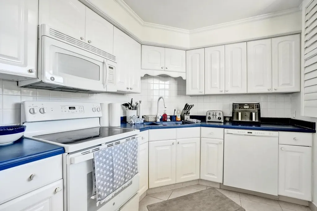 132 Lakeshore Drive North Palm Beach FL 33408