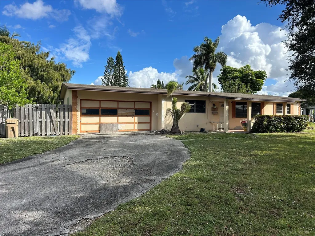 5751 SW 55th Street Davie FL 33314