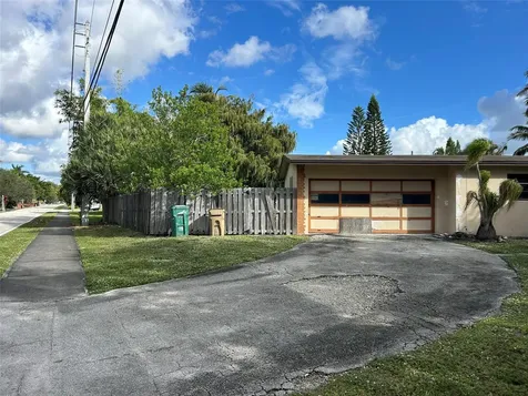 5751 SW 55th Street Davie FL 33314