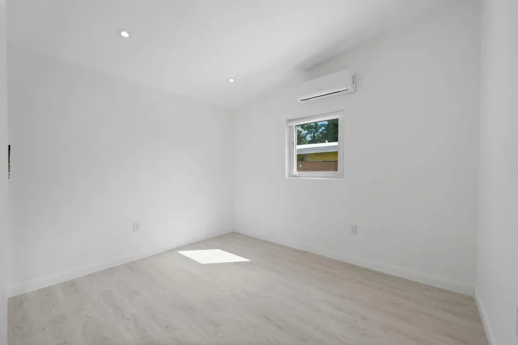 823 SW 27th Street Fort Lauderdale FL 33315