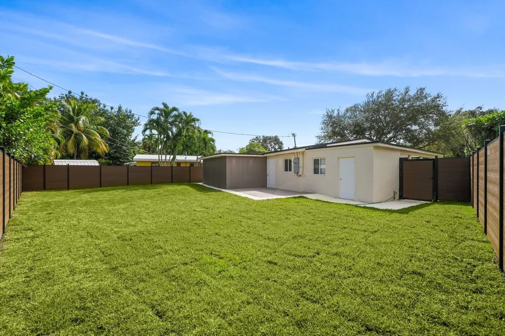 823 SW 27th Street Fort Lauderdale FL 33315