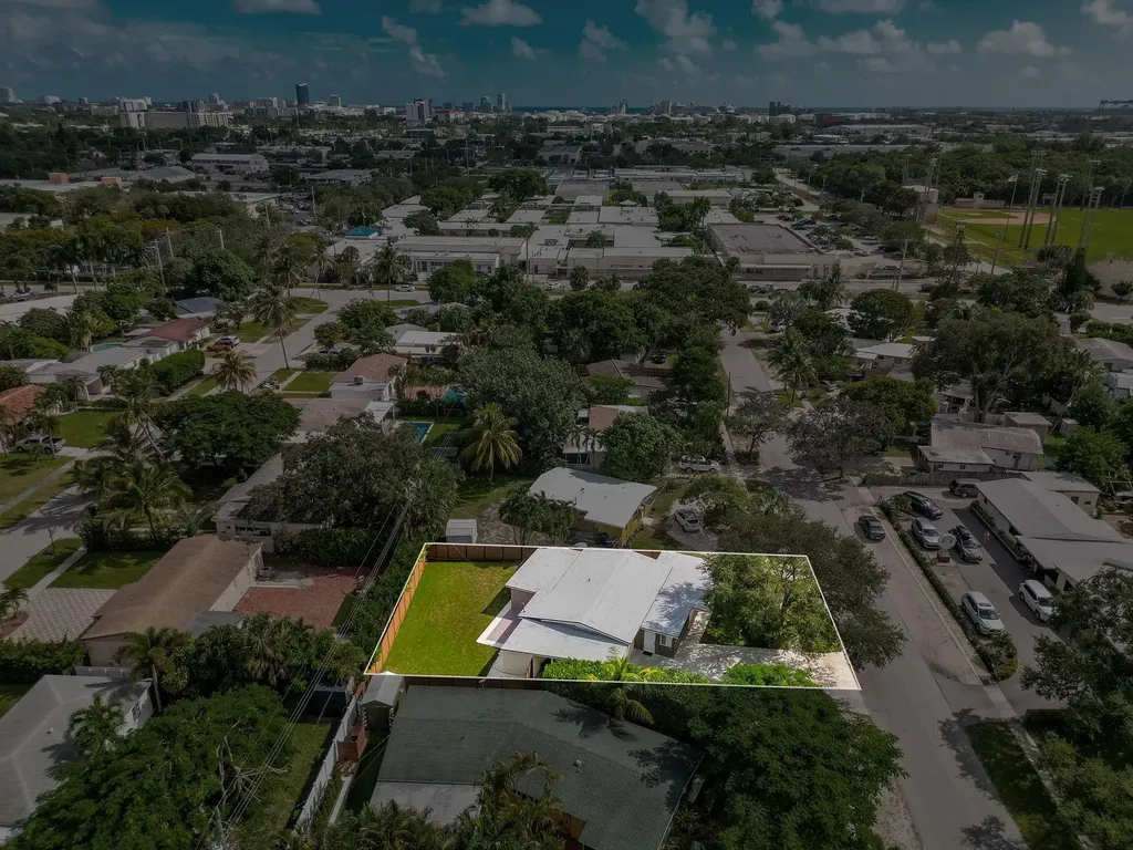 823 SW 27th Street Fort Lauderdale FL 33315