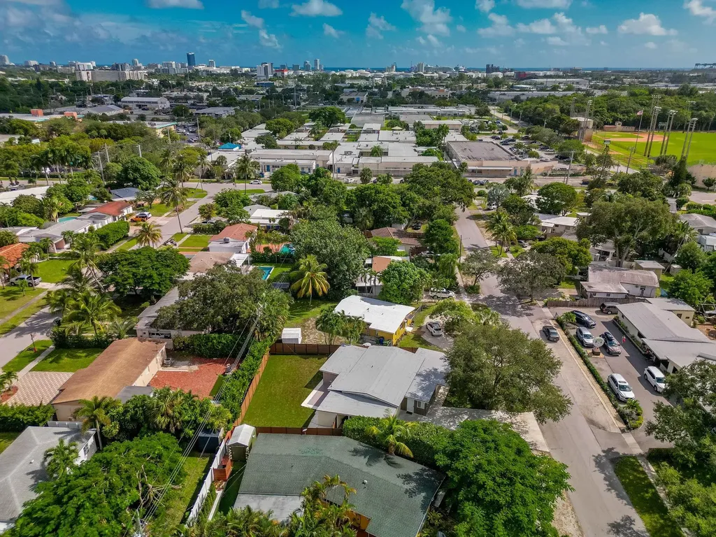 823 SW 27th Street Fort Lauderdale FL 33315