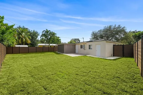 823 SW 27th Street Fort Lauderdale FL 33315