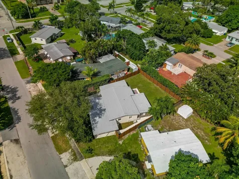 823 SW 27th Street Fort Lauderdale FL 33315