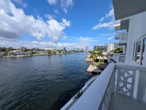 3209 S Ocean Drive Hallandale Beach FL 33009