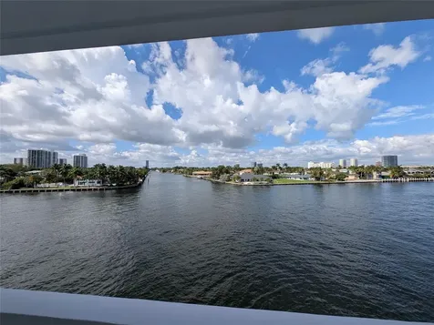 3209 S Ocean Drive Hallandale Beach FL 33009