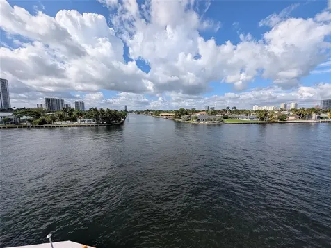 3209 S Ocean Drive Hallandale Beach FL 33009