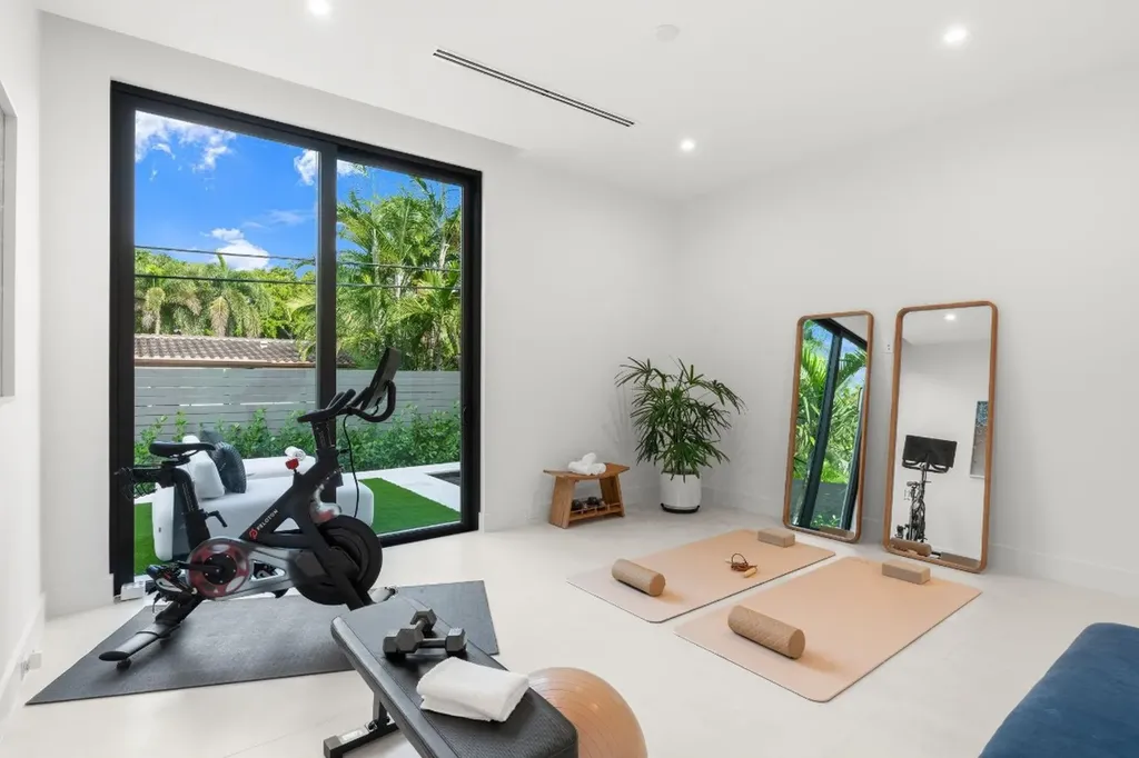 2717 NE 29th Street Fort Lauderdale FL 33306