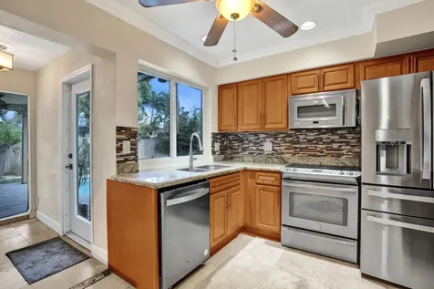 1240 SW 4th Avenue Pompano Beach FL 33060