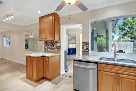 1240 SW 4th Avenue Pompano Beach FL 33060