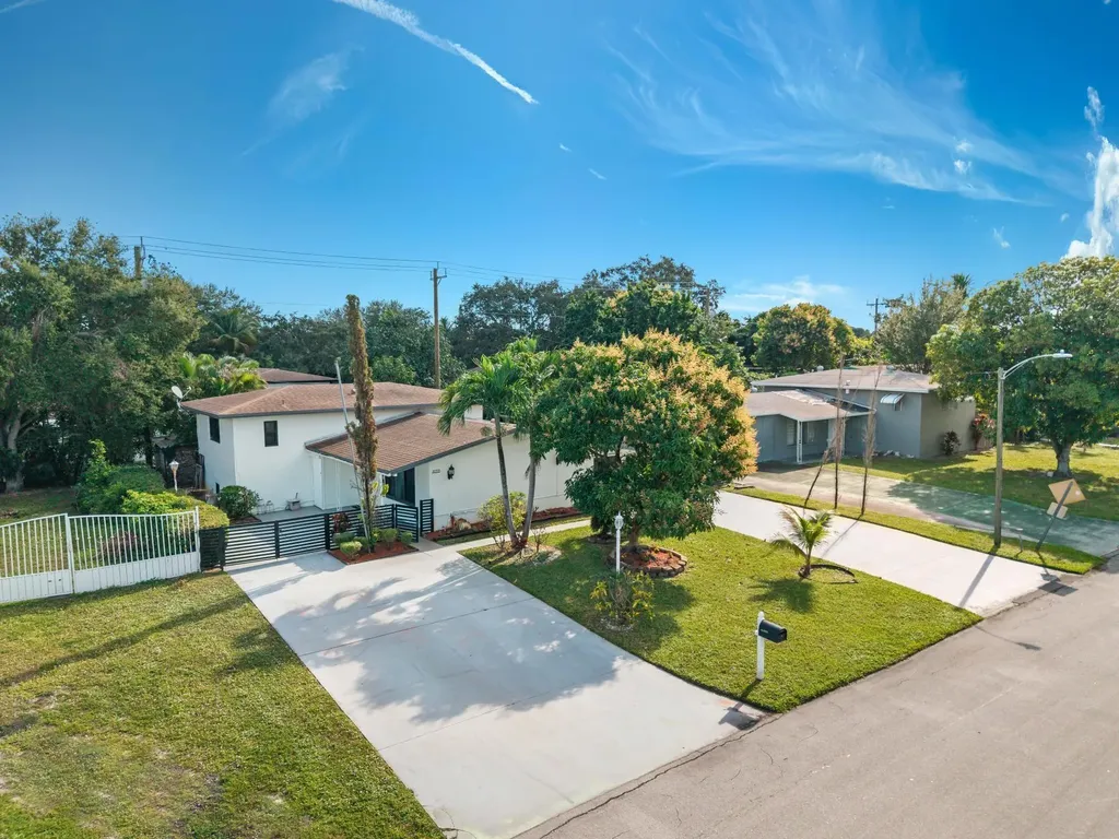 20335 NE 13th Court Miami FL 33179
