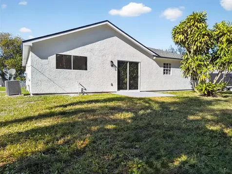 2417 SW Summit Street Port St Lucie FL 34984