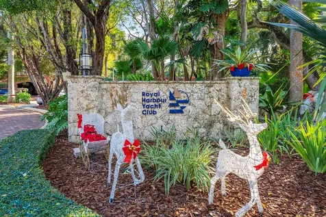 6204 Paradise Point Drive Palmetto Bay FL 33157
