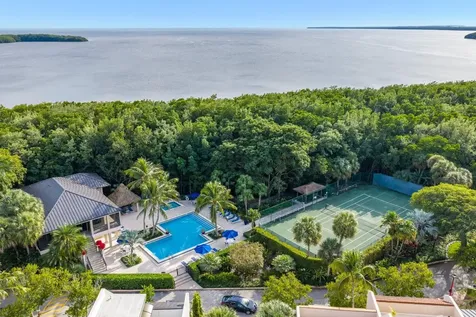 6204 Paradise Point Drive Palmetto Bay FL 33157
