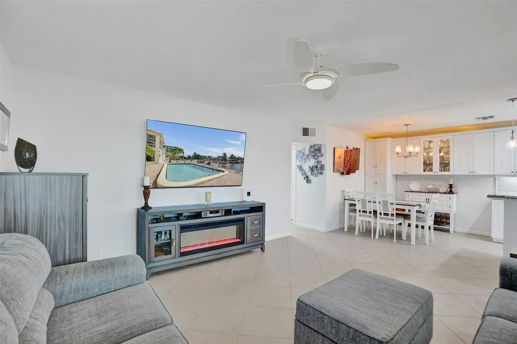 935 SE 9th Avenue Pompano Beach FL 33060