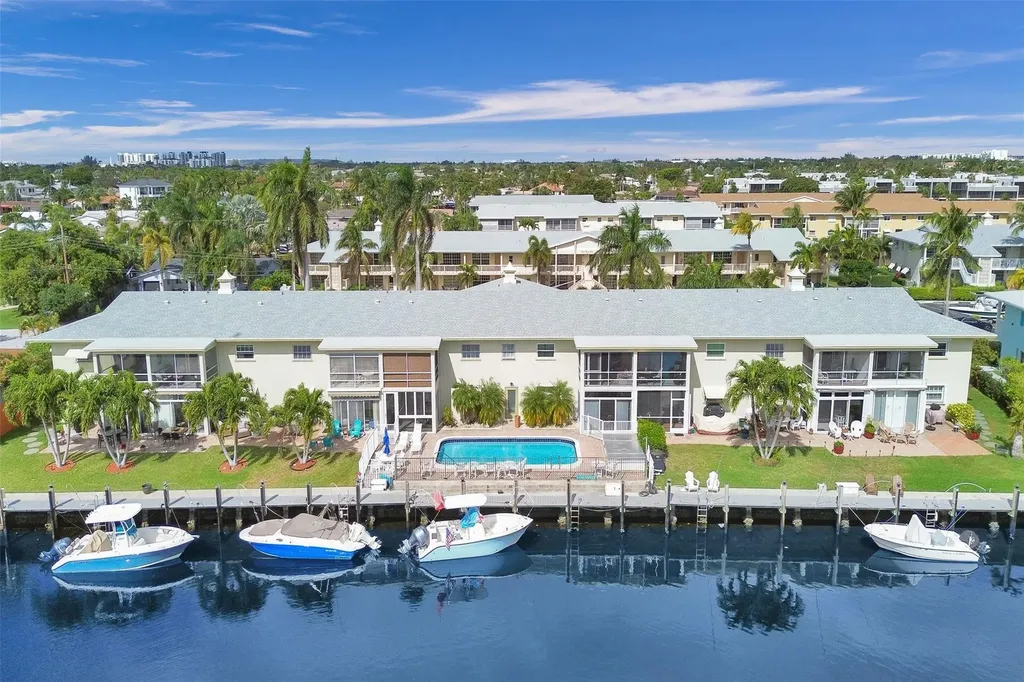 935 SE 9th Avenue Pompano Beach FL 33060