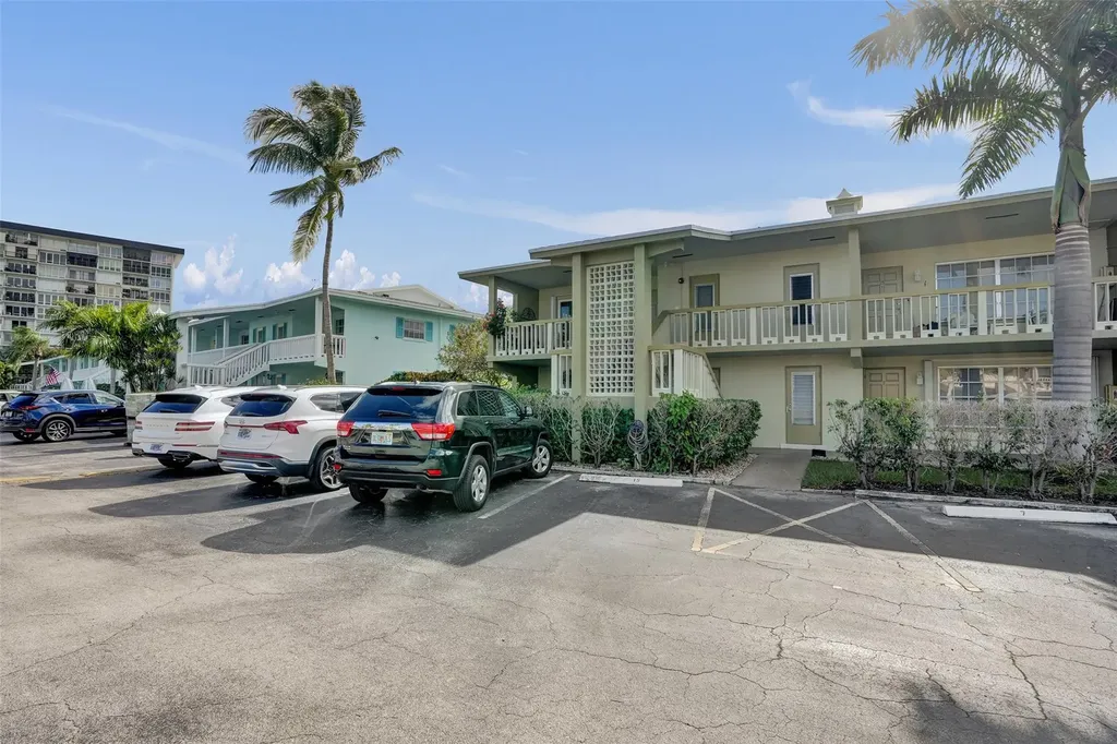 935 SE 9th Avenue Pompano Beach FL 33060