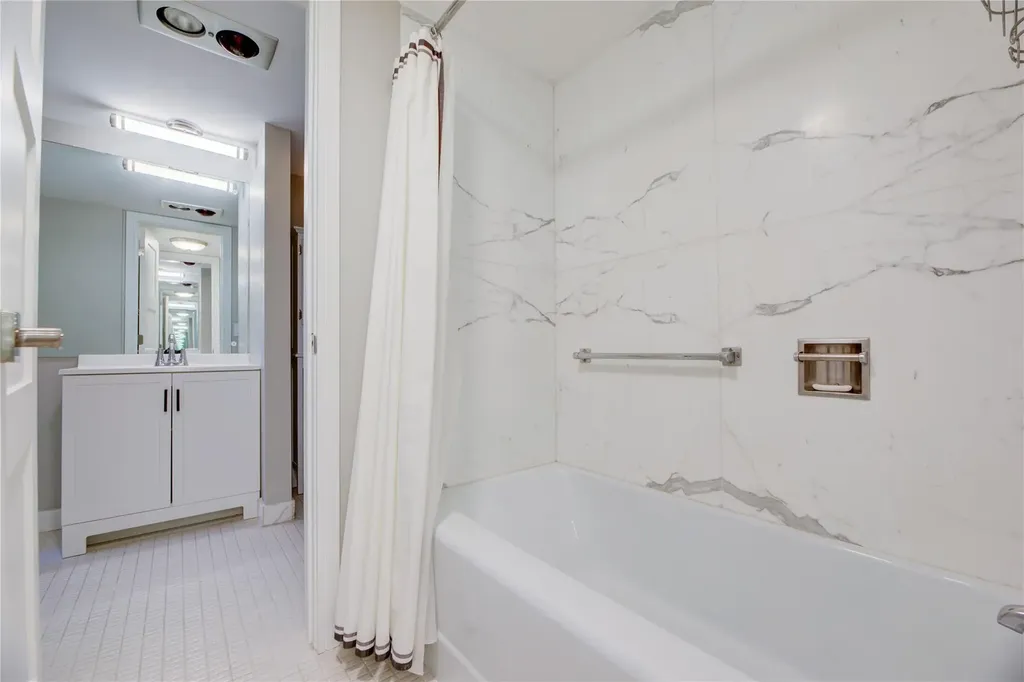 1 Las Olas Circle Fort Lauderdale FL 33316