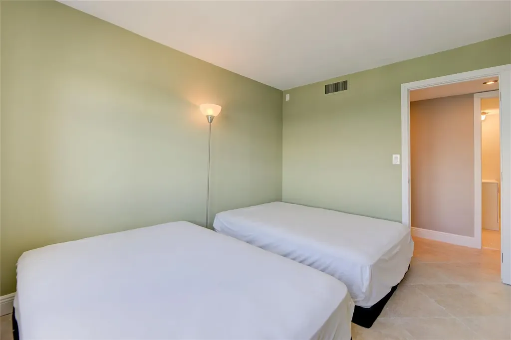 1 Las Olas Circle Fort Lauderdale FL 33316