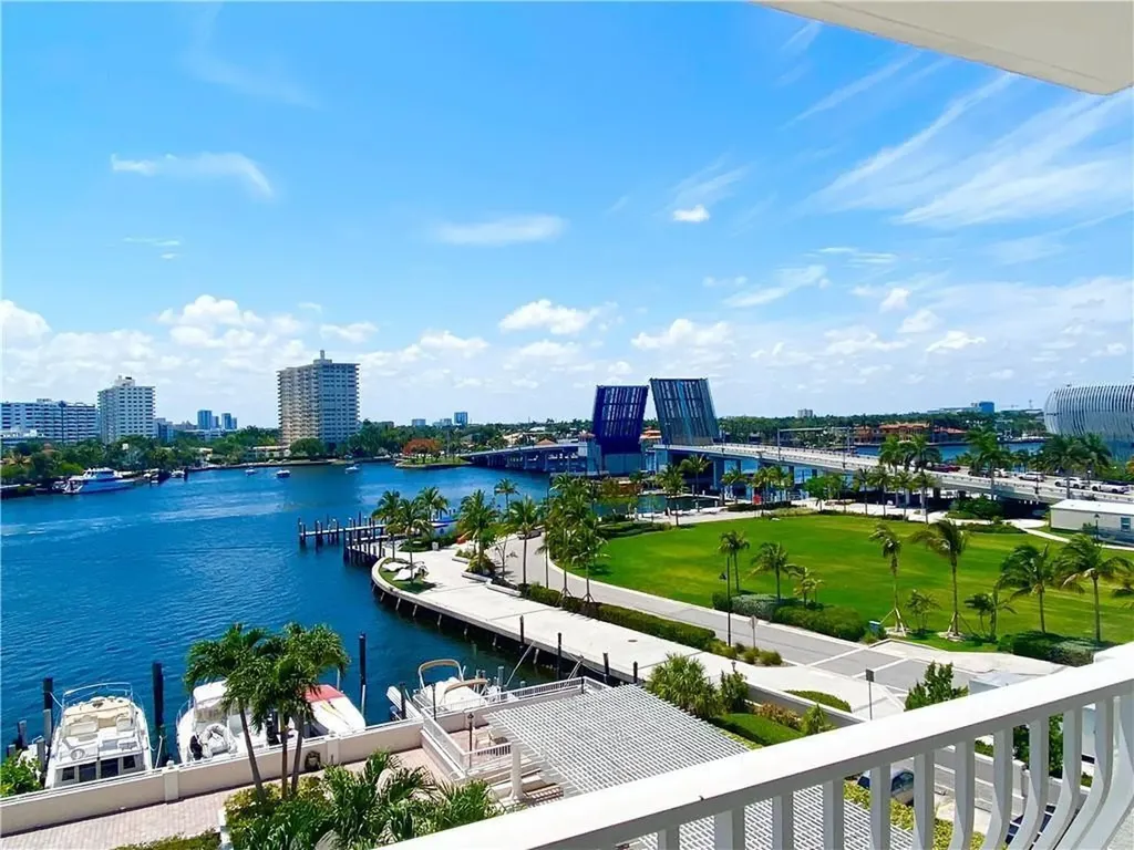 1 Las Olas Circle Fort Lauderdale FL 33316