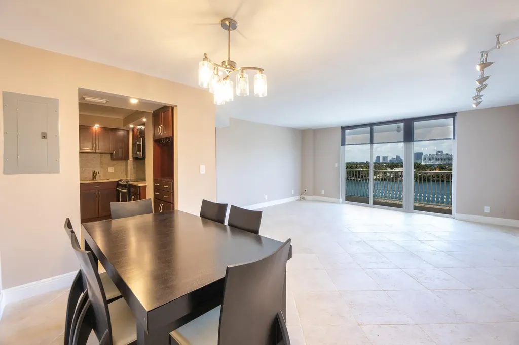 1 Las Olas Circle Fort Lauderdale FL 33316