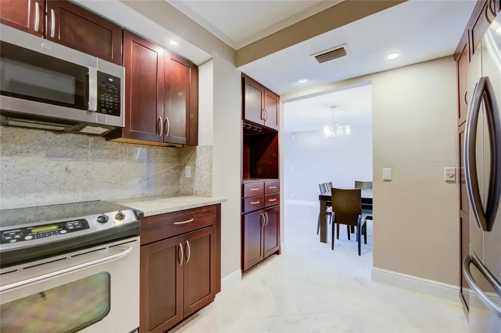 1 Las Olas Circle Fort Lauderdale FL 33316