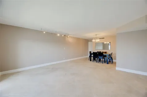 1 Las Olas Circle Fort Lauderdale FL 33316