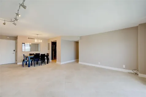 1 Las Olas Circle Fort Lauderdale FL 33316