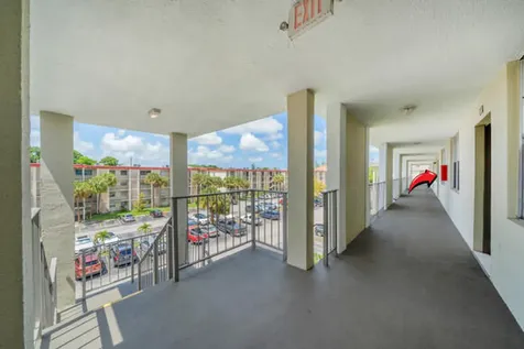 2998 NW 48th Terrace Lauderdale Lakes FL 33313