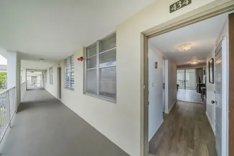 2998 NW 48th Terrace Lauderdale Lakes FL 33313