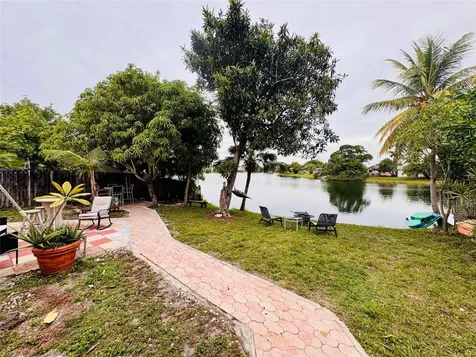 9673 NW 45th Street Sunrise FL 33351