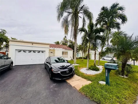 9673 NW 45th Street Sunrise FL 33351