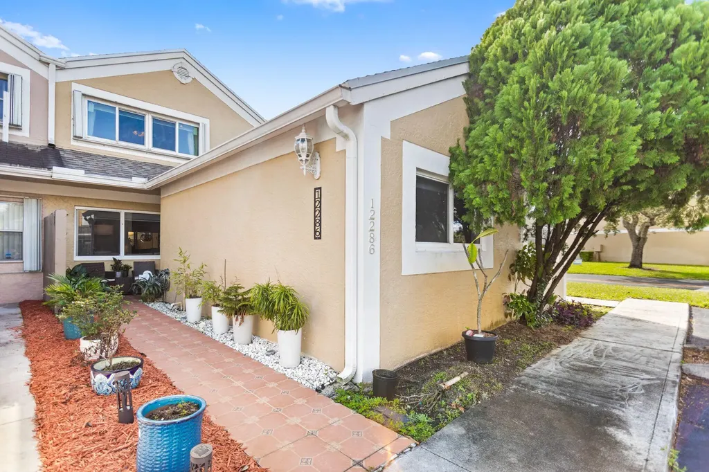 12286 NW 14th Street Pembroke Pines FL 33026