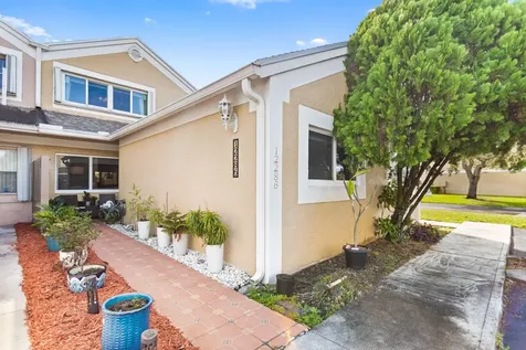 12286 NW 14th Street Pembroke Pines FL 33026