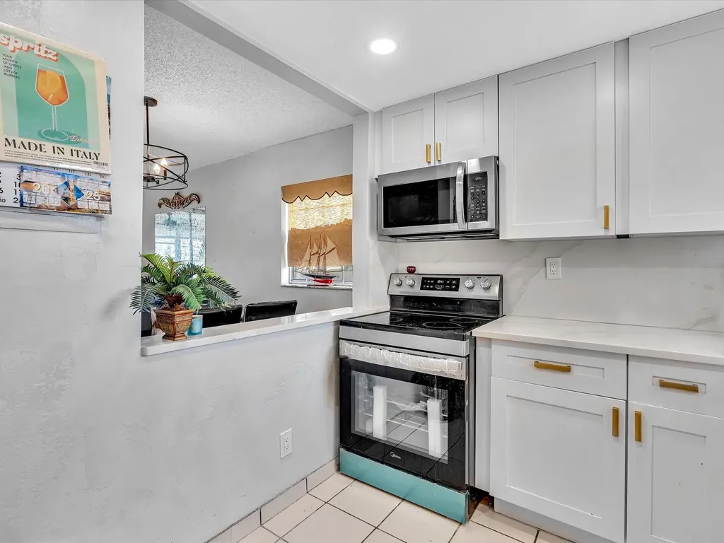 9041 Sunrise Lakes Boulevard Sunrise FL 33322