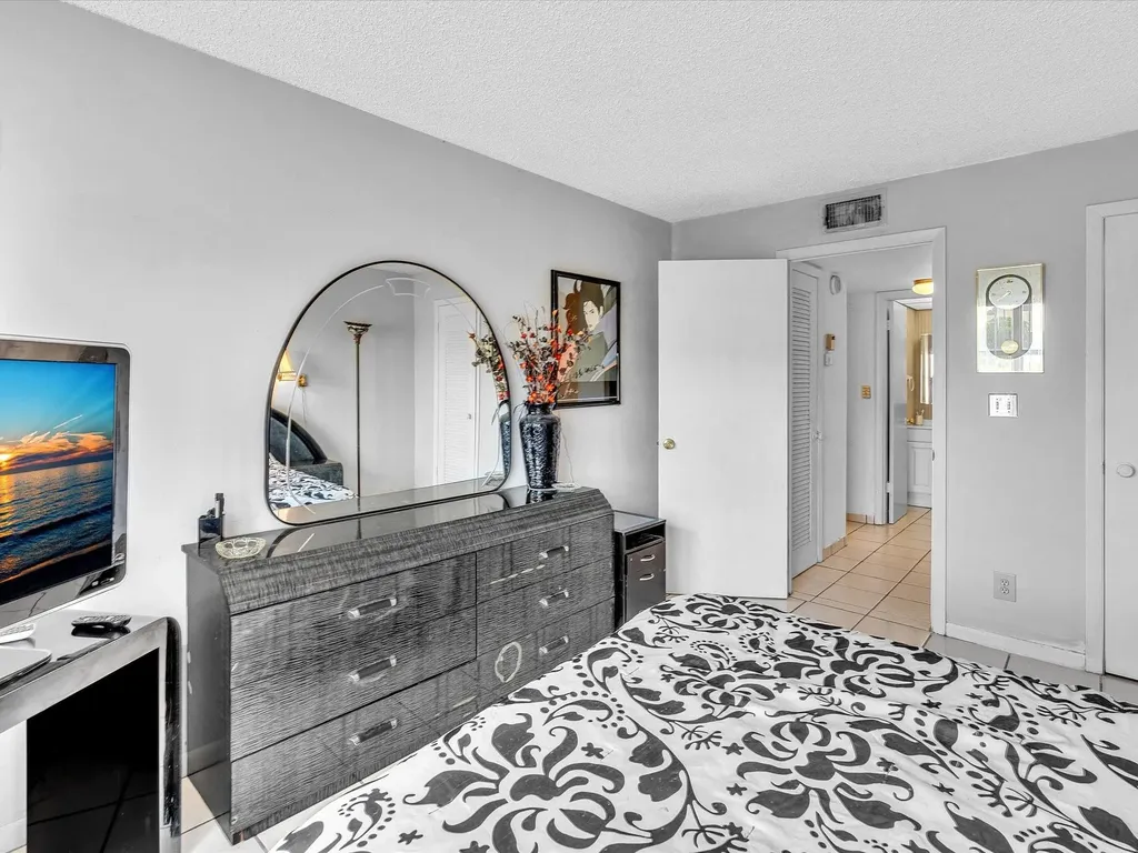 9041 Sunrise Lakes Boulevard Sunrise FL 33322
