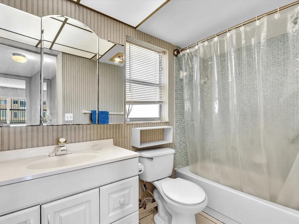 9041 Sunrise Lakes Boulevard Sunrise FL 33322