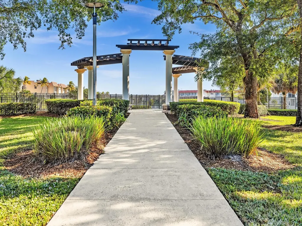 9041 Sunrise Lakes Boulevard Sunrise FL 33322
