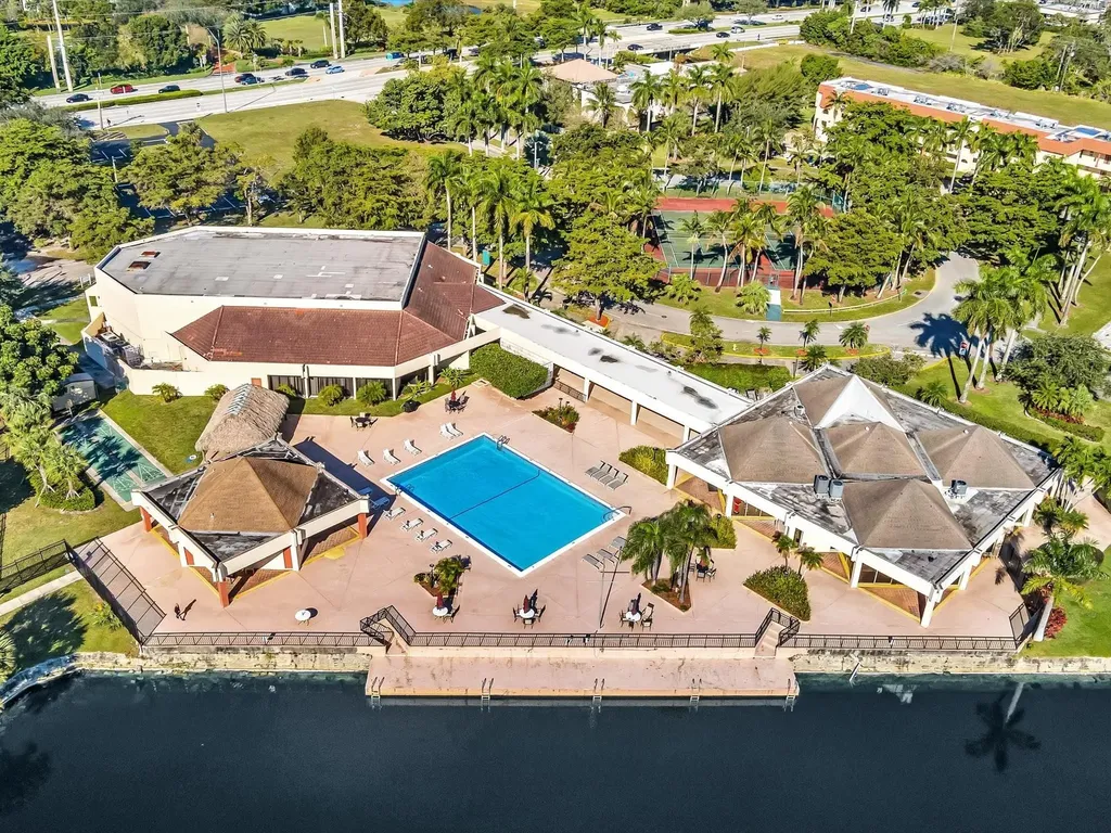 9041 Sunrise Lakes Boulevard Sunrise FL 33322