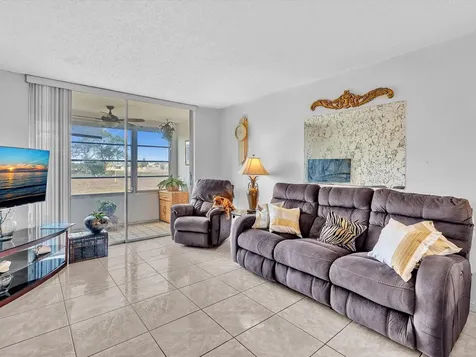 9041 Sunrise Lakes Boulevard Sunrise FL 33322