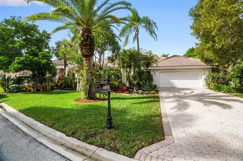 1012 SW 156th Avenue Pembroke Pines FL 33027