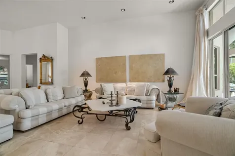 1012 SW 156th Avenue Pembroke Pines FL 33027