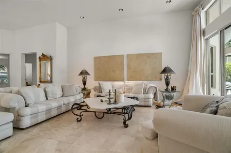 1012 SW 156th Avenue Pembroke Pines FL 33027