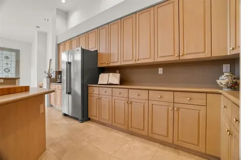 1012 SW 156th Avenue Pembroke Pines FL 33027