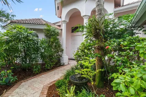 1012 SW 156th Avenue Pembroke Pines FL 33027