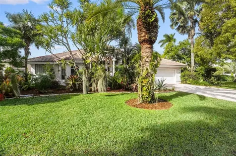 1012 SW 156th Avenue Pembroke Pines FL 33027