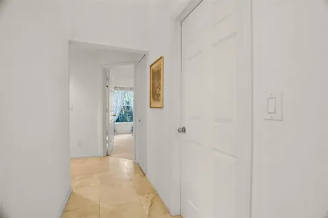 1012 SW 156th Avenue Pembroke Pines FL 33027