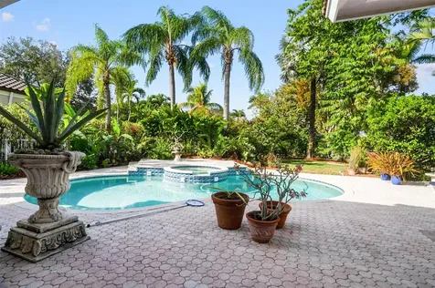 1012 SW 156th Avenue Pembroke Pines FL 33027